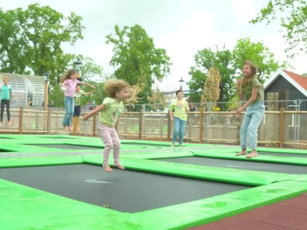 Akrobat_Flat_battery_Public_800x600_3.mp4 Akrobat Battery Flat Trampolinanlage