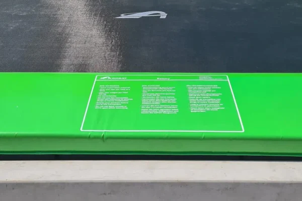 Akrobat_Flat_Public_800x600_4 Akrobat Battery Flat Trampolinanlage