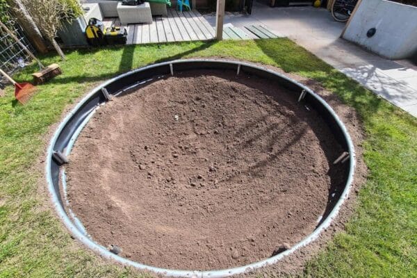 Installation Flat Round Trampoline (2) FLAT Bodentrampolin Installationsservice